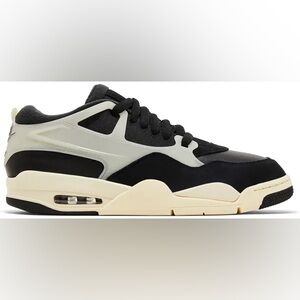 AIR JORDAN 4 RM
SAIL/BLACK-WHITE-COCONUT MILK
Size 13